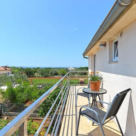 2253 Apartamento *