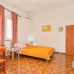 2253 * Galižana